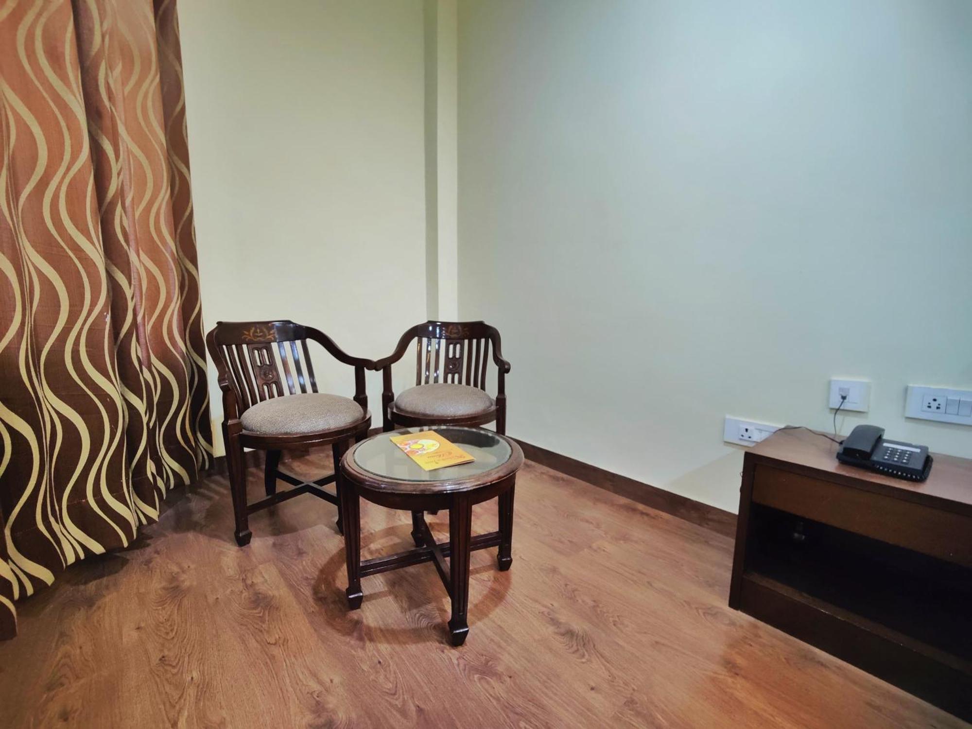 The Ashoka Inn 300Mts Walkable From Mall Road 西姆拉 外观 照片