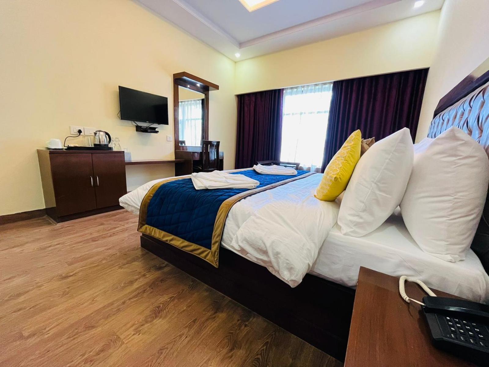 The Ashoka Inn 300Mts Walkable From Mall Road 西姆拉 外观 照片