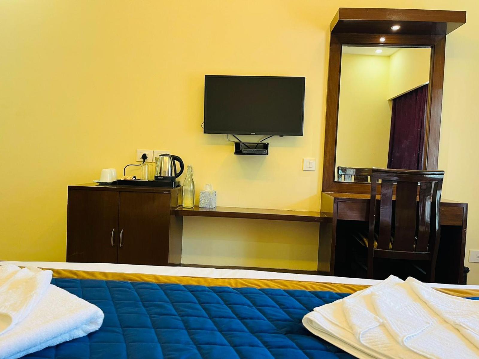 The Ashoka Inn 300Mts Walkable From Mall Road 西姆拉 外观 照片