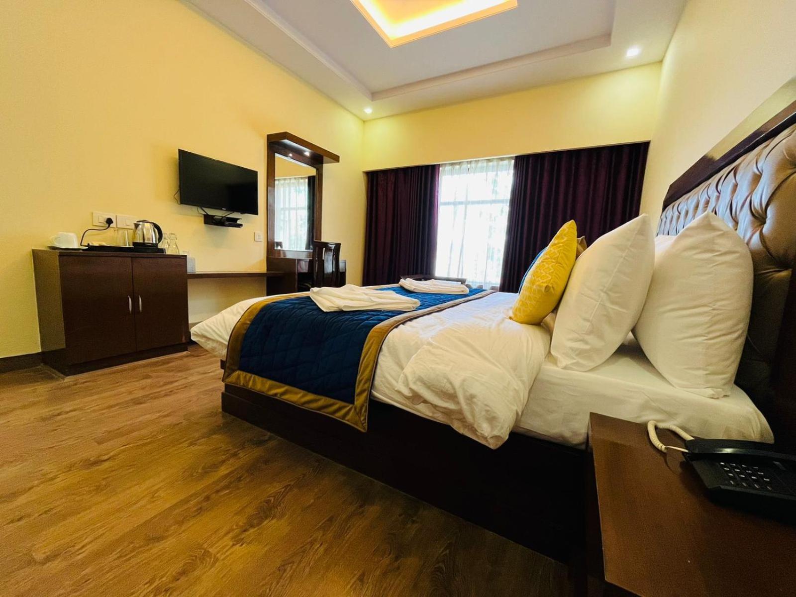 The Ashoka Inn 300Mts Walkable From Mall Road 西姆拉 外观 照片