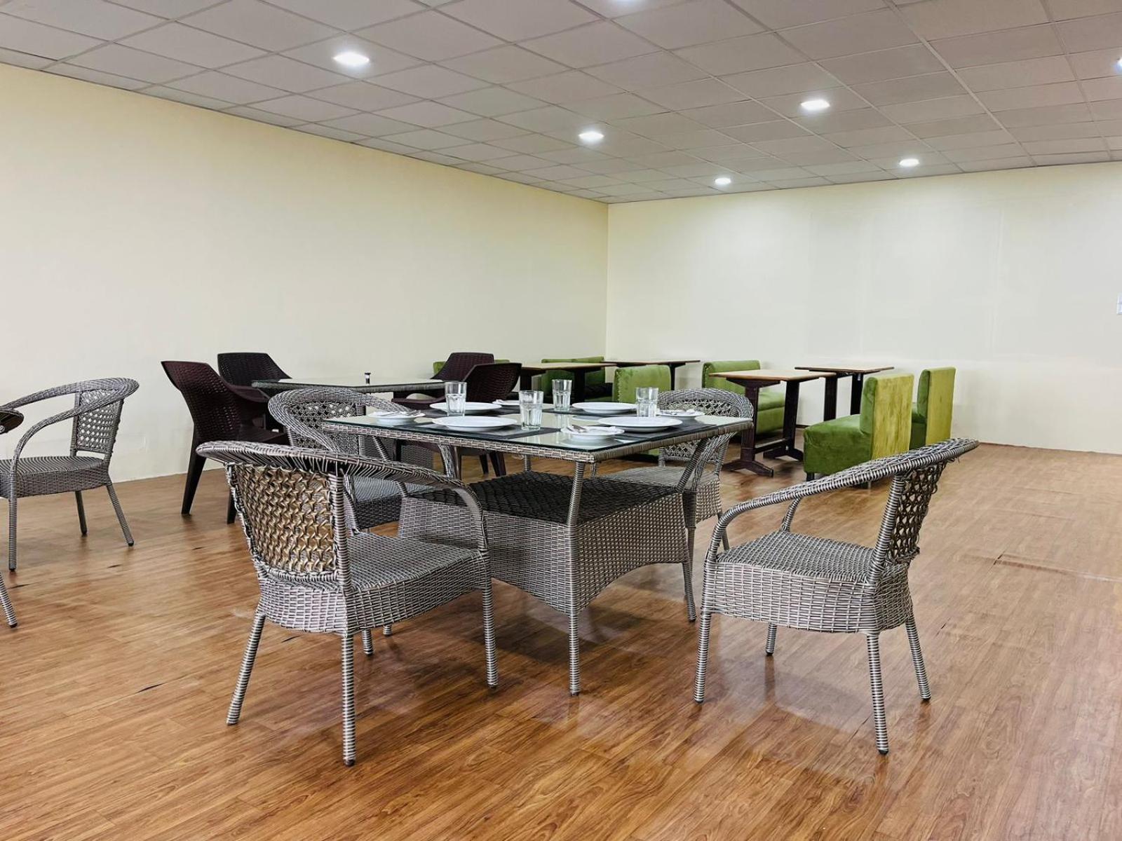 The Ashoka Inn 300Mts Walkable From Mall Road 西姆拉 外观 照片