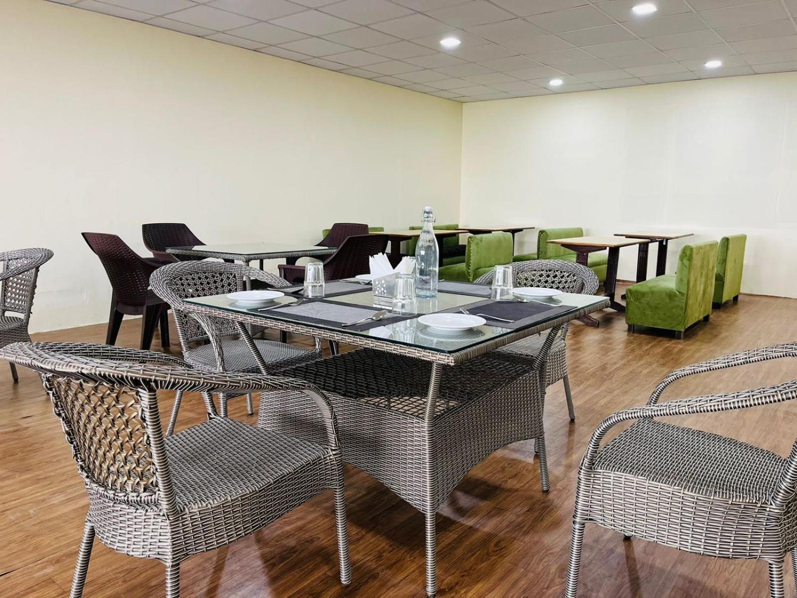The Ashoka Inn 300Mts Walkable From Mall Road 西姆拉 外观 照片